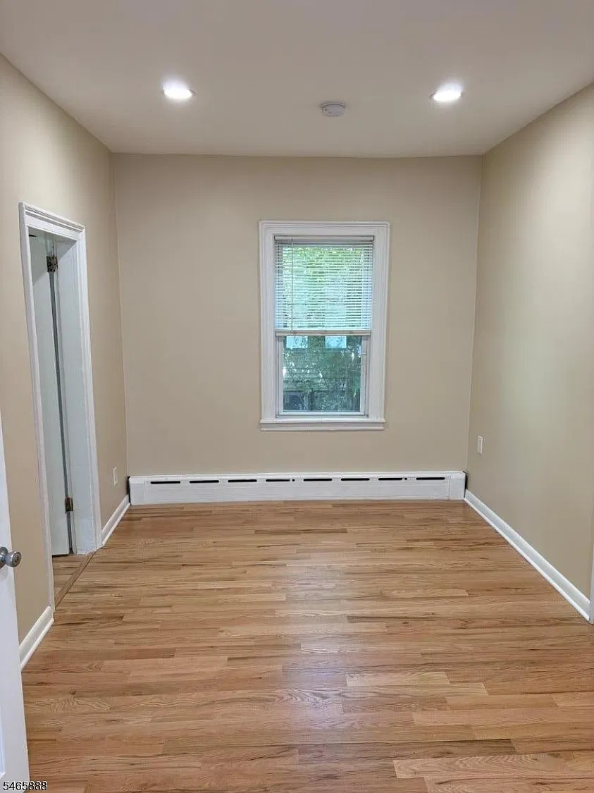 3 bed, 1.0 bath, $2,600 — Photo 2