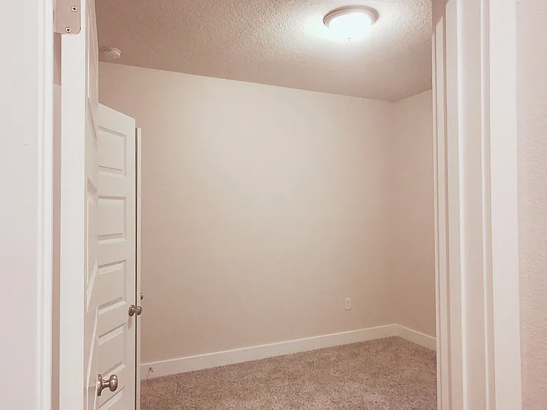 12504 Windsor Dr — Photo 11