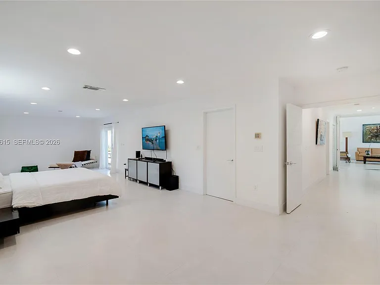 324 Caribbean Rd — Photo 10