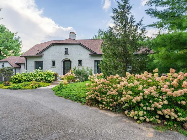 30 Kingswood Dr, King, ON L7B 1K8