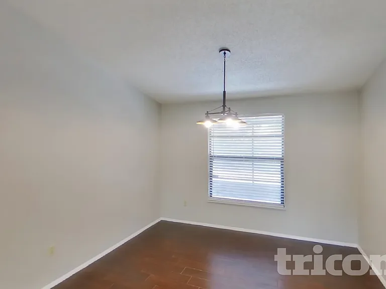 8102 Chickasaw Ln — Photo 7