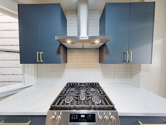 2nd image of 2952 Folsom St #6