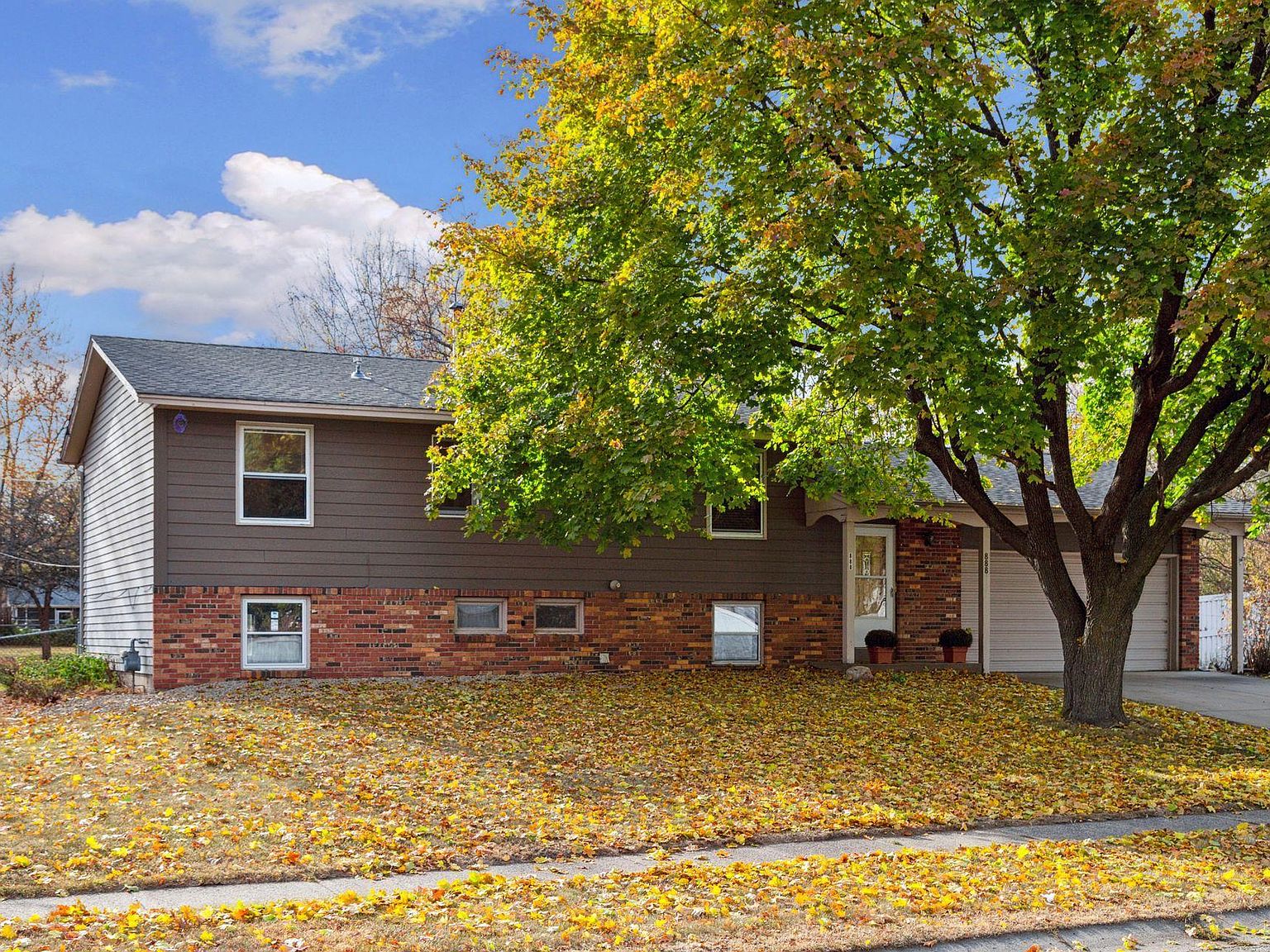 888 McIntosh Dr, Apple Valley, MN 55124 Zillow