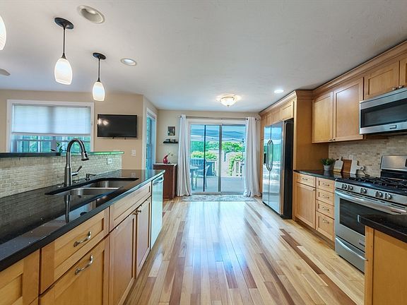 4th image of 24 Nestlenook Dr