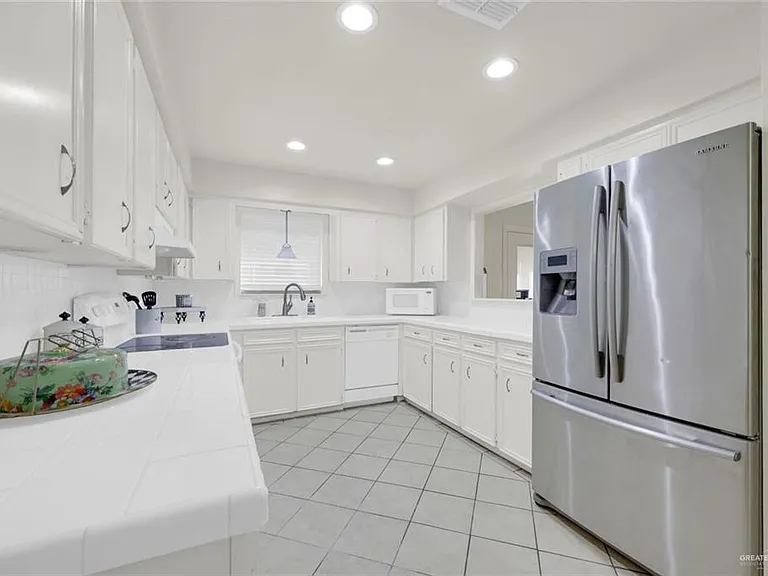 2039 W Umar Ave — Photo 5