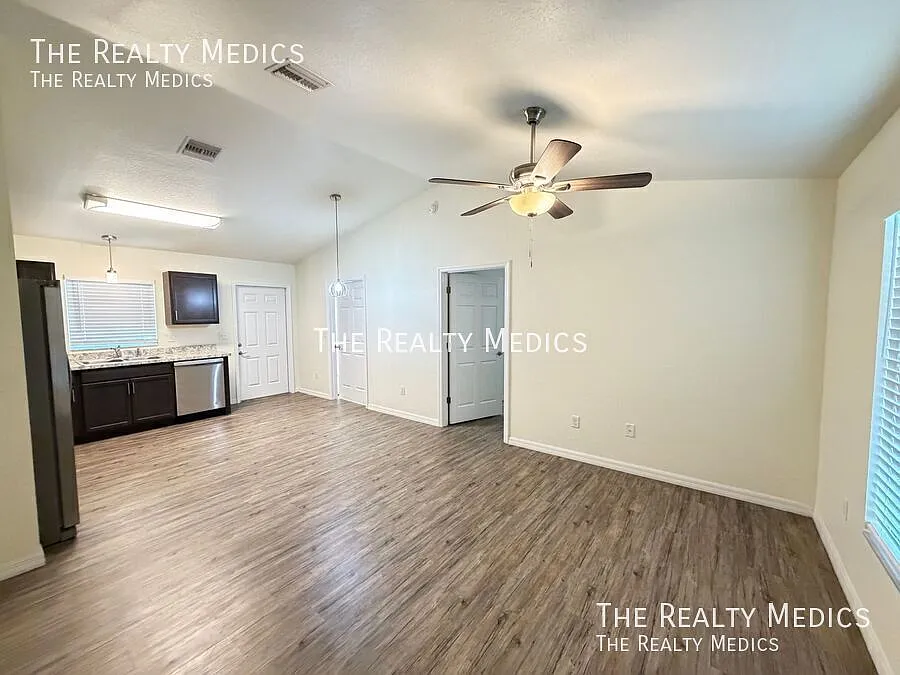 Charming 3 Bedroom, 2 Bathroom Home in Ocala!! Available to move-in June 13th — Photo 3