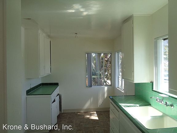 4th image of 4334 Texas St #5