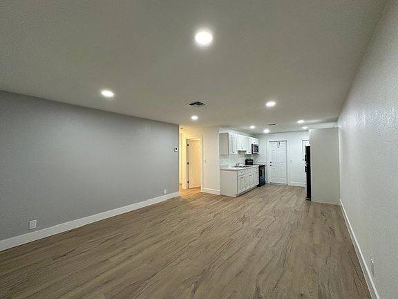 4th image of 128 NW 2nd Ave #128A