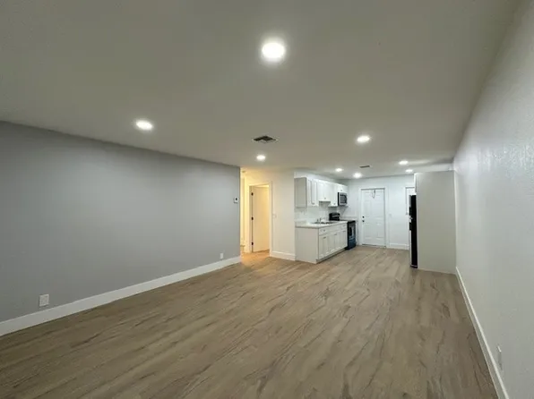 128 NW 2nd Ave #128A, Hallandale, FL 33009