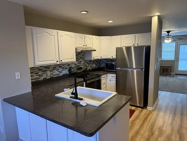 3 bed, 1800 sqft, $3,500 — Photo 4