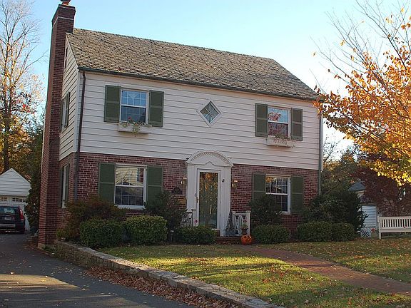 627 Sussex Road: Before