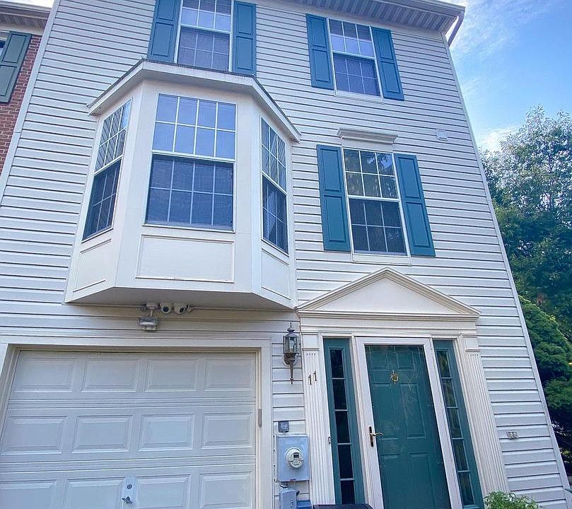 1st image of 11 Wisteria Dr