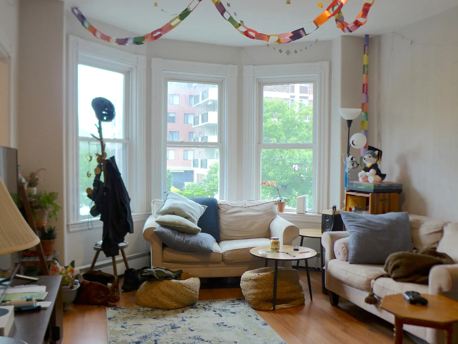 3 bed, 9999 sqft, $4,000 — Photo 2