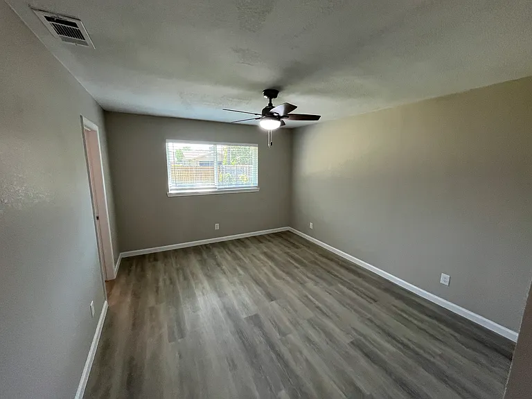 300 Ocean Dr — Photo 13