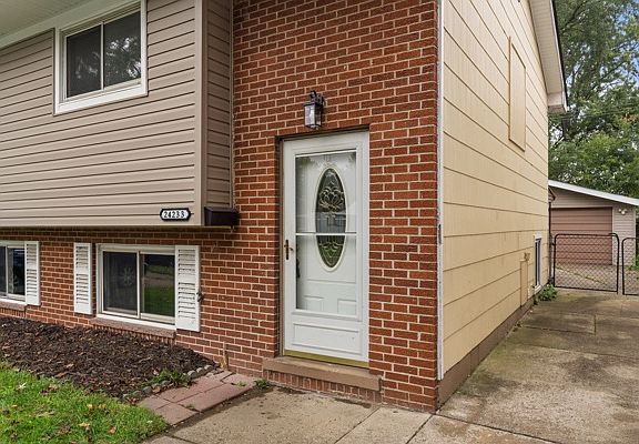 3rd image of 24233 Lauren Ave