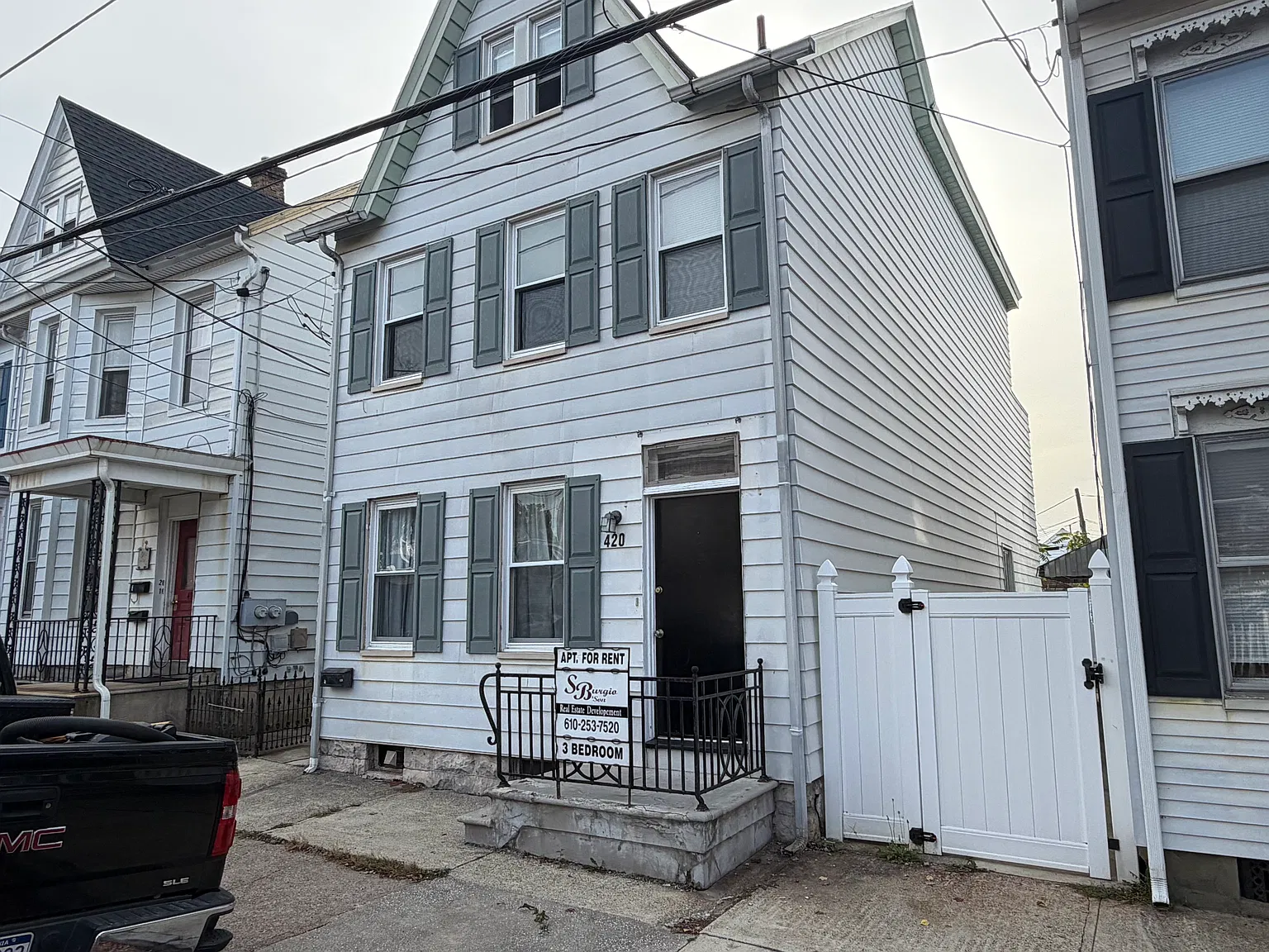 3 bed, 2.5 bath, 1000 sqft, $1,850 — Photo 1