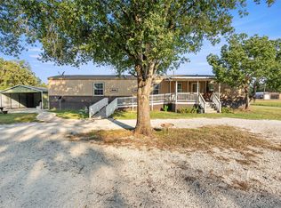 5426 Highway 90, Madisonville, TX 77864