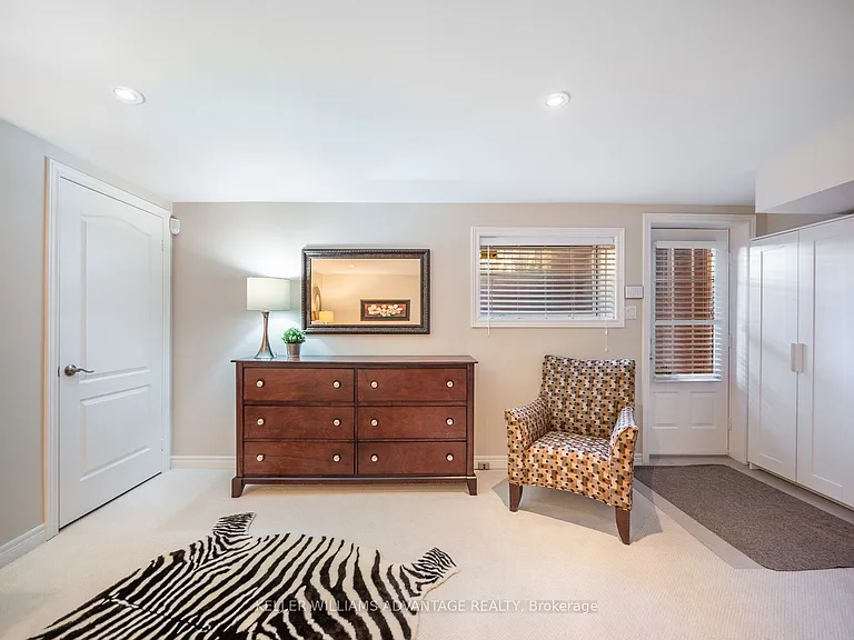 122 Boardwalk Dr #LOWER — Photo 4
