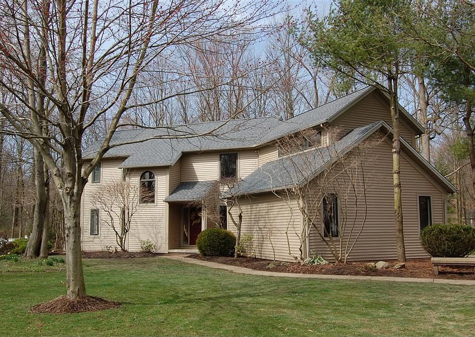 1st image of 2531 Blue Heron Dr