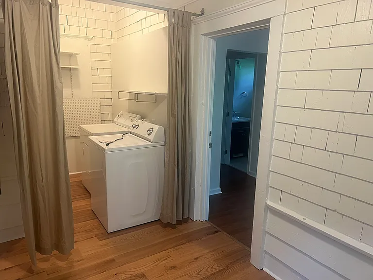 1250B Druid Pl NE #B — Photo 6