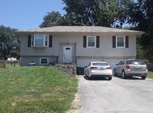 617 Valley St, Lathrop, MO 64465