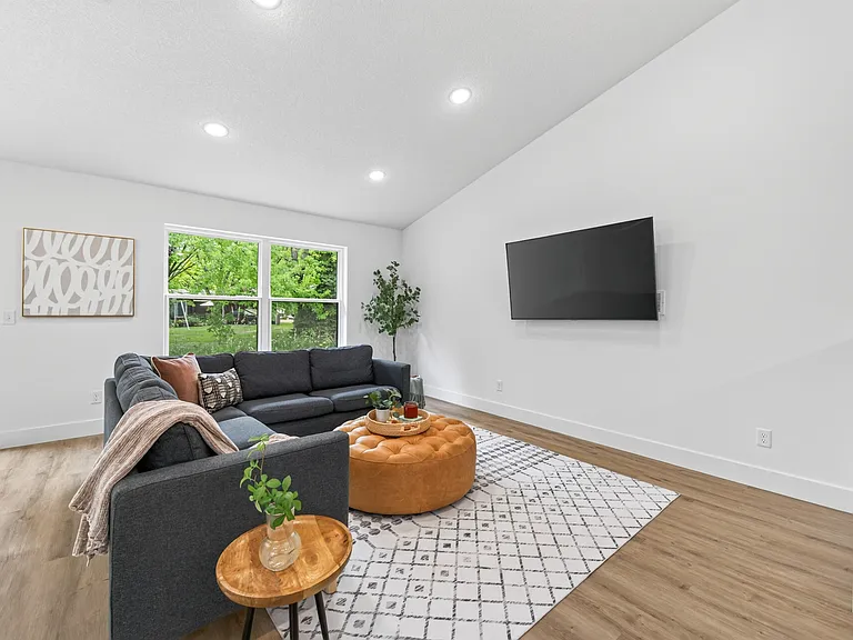 9966X 14th Cir NE — Photo 6