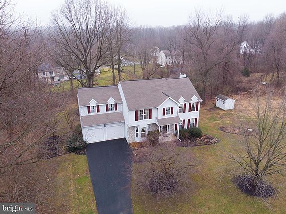 2nd image of 405 Millwood Ln