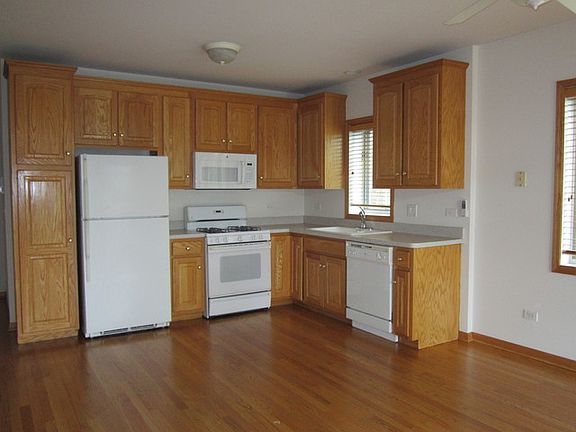 2nd image of 6640 N Harlem Ave APT 3S