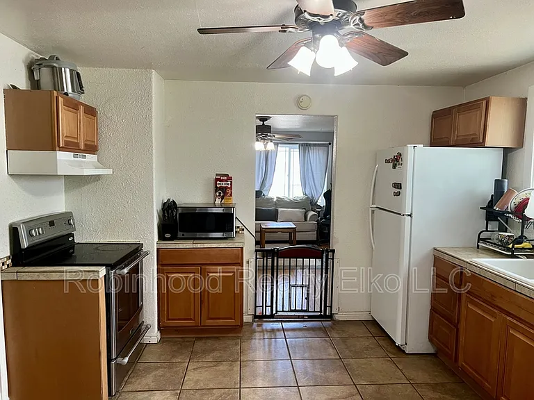 756 Maple St — Photo 6