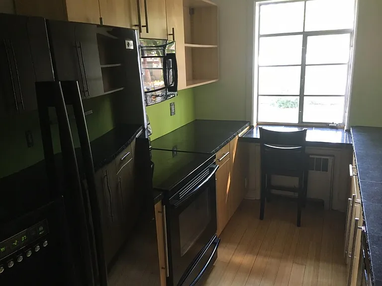 Kitchen- Left Side