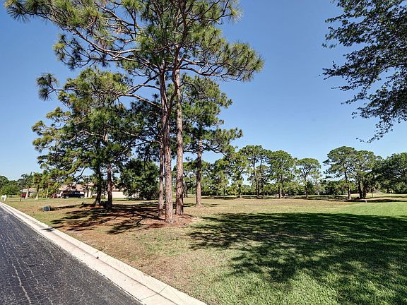2nd image of 9620 Knollwood Lane