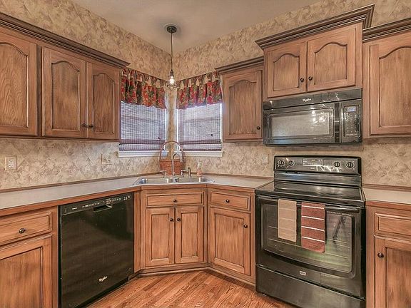 4th image of 4113 N 110th Ter