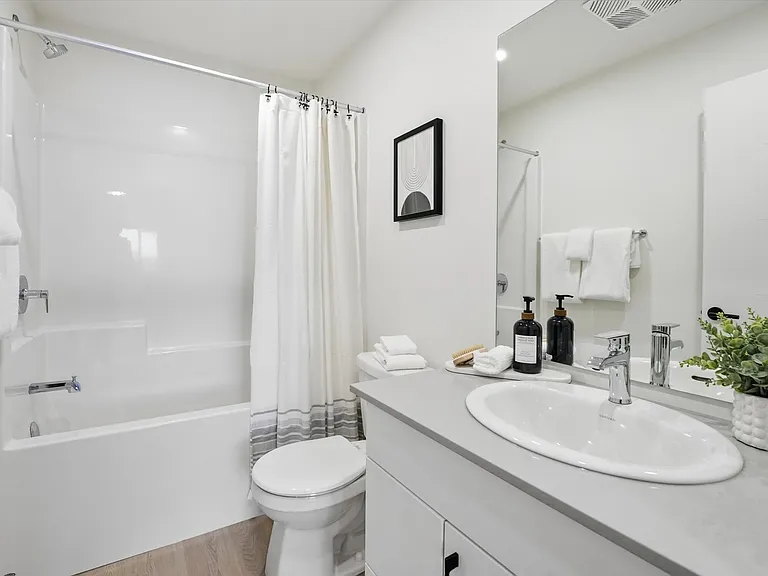 23 Aquitania Blvd W — Photo 3