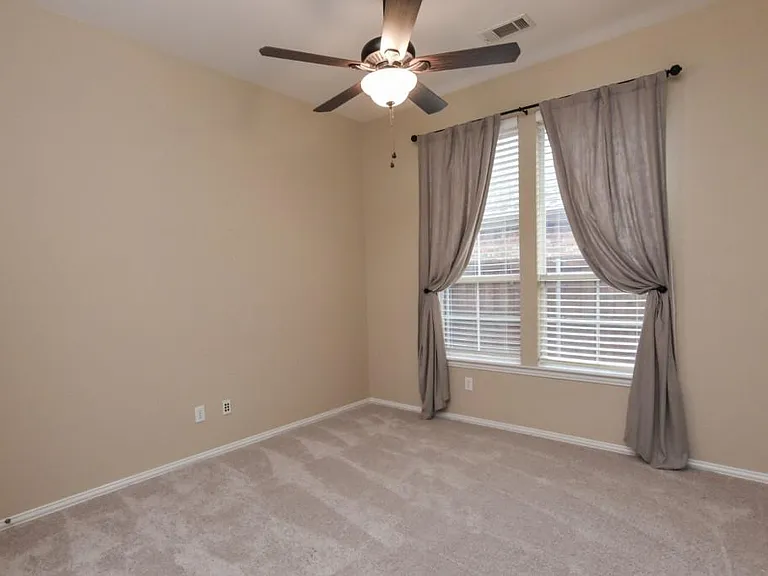 2471 Loch Haven Ct — Photo 15