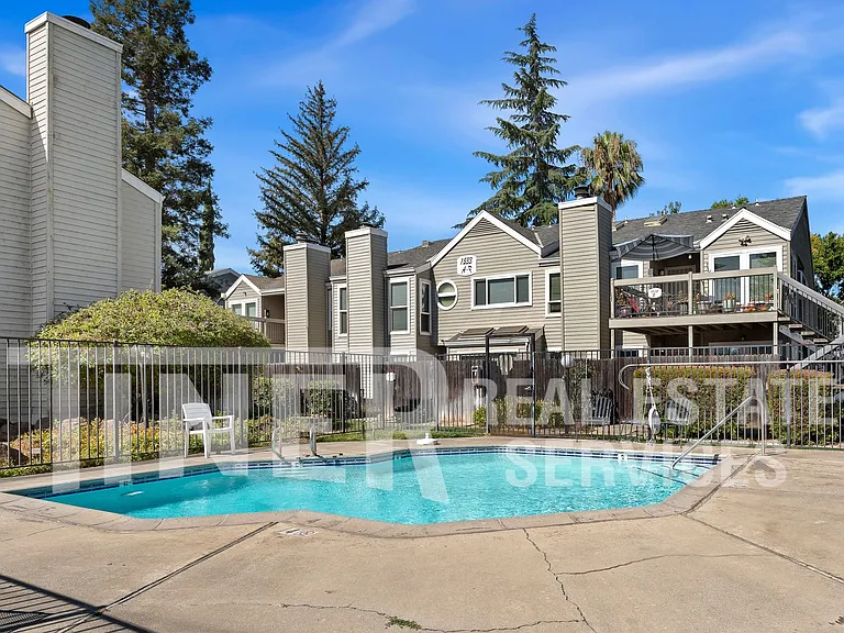 1533 Hood Rd #B — Photo 1