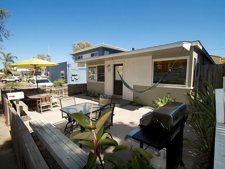 721 Ormond Ct — Photo 9
