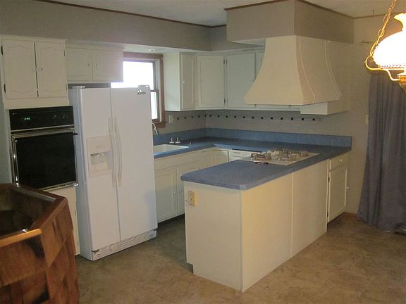 5th image of 22828 Hagney Ave