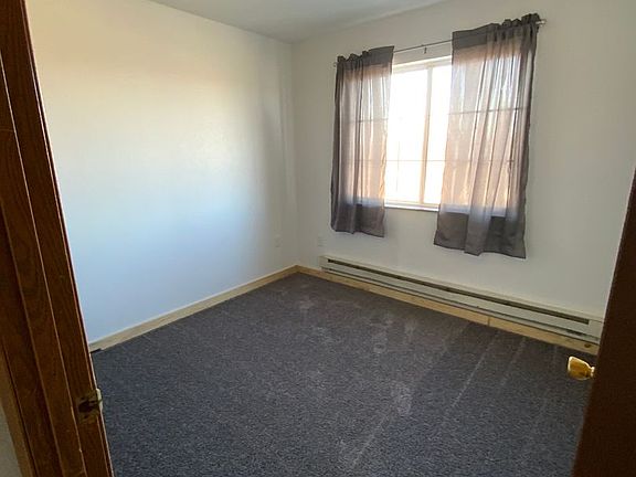 3rd image of 208-220 Glenda Dr #208-9