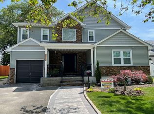 823 Cynthia Dr, East Meadow, NY 11554