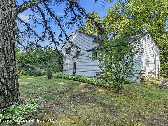 2nd image of 2 Cedar Lane