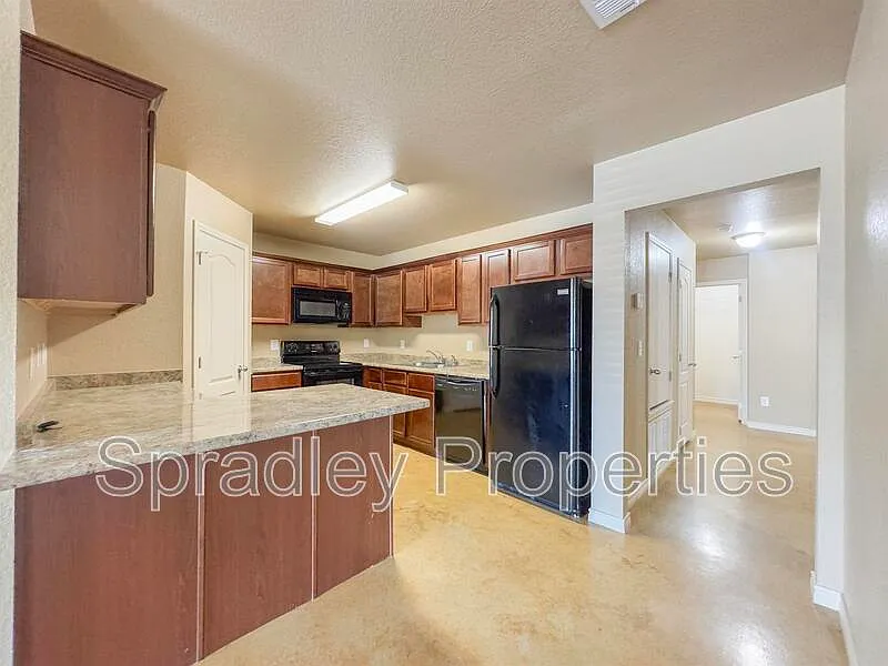 3 bed, 2.0 bath, 1531 sqft, $1,495 — Photo 4