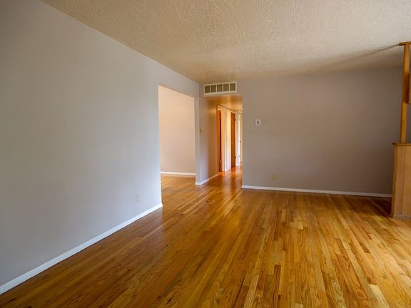 2nd image of 54 Valle Vista St