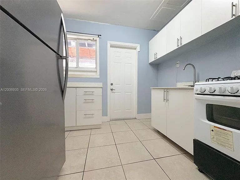 1815 McKinley St #9 — Photo 4