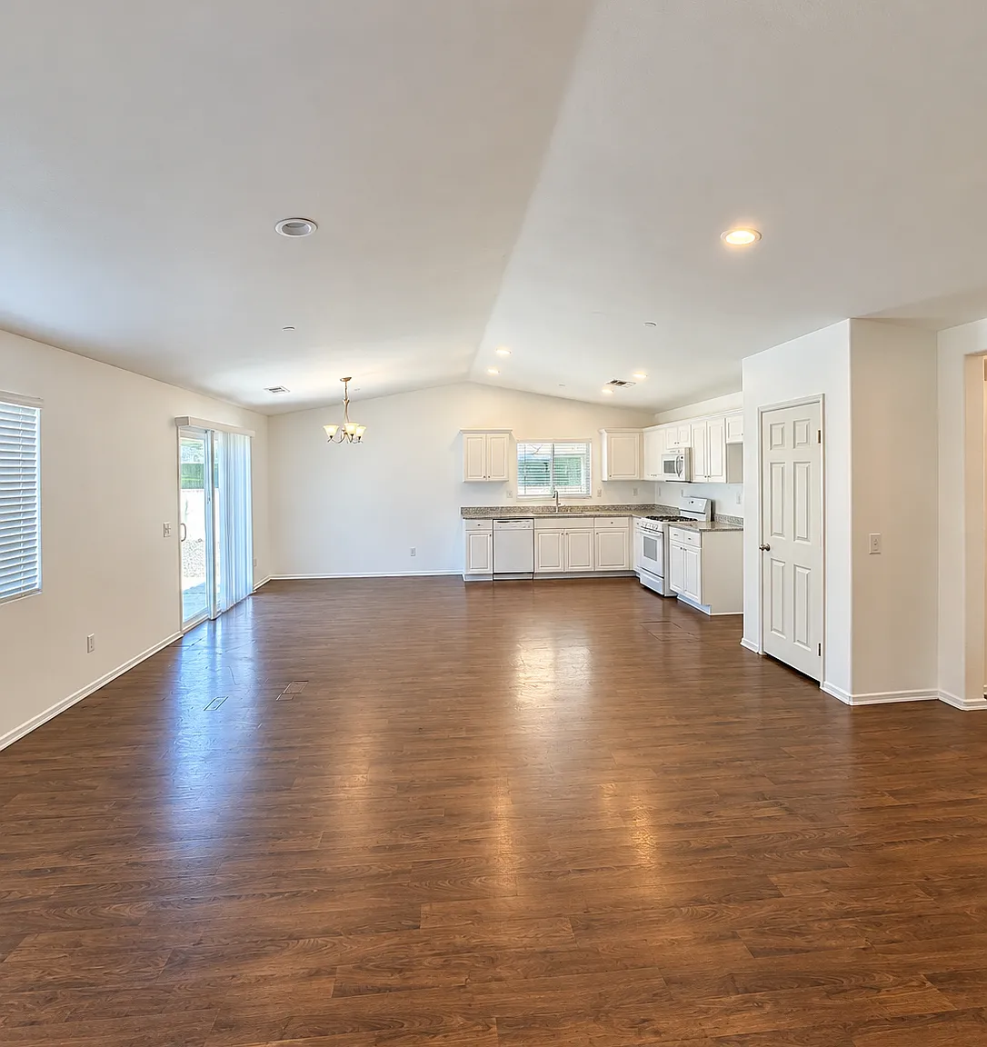 4 bed, 2052 sqft, $3,050 — Photo 4