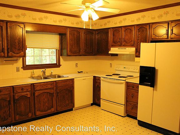 5th image of 636 Oaklawn Rd