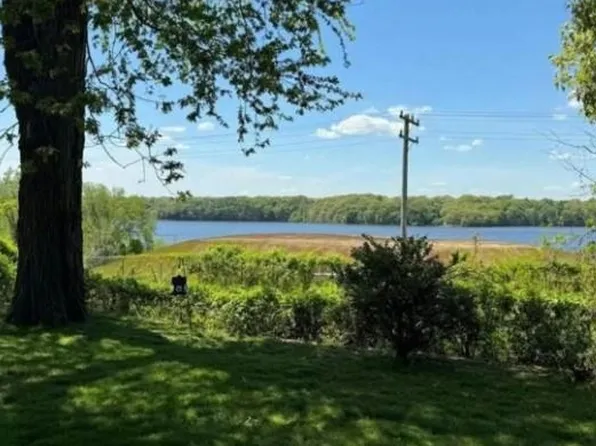 33 Albert Ave, Rumford, RI 02916