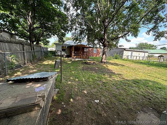 2nd image of 205 Grimes St