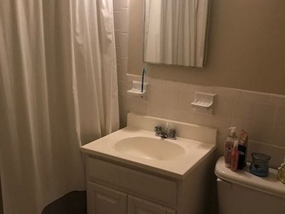 5th image of 239 E 84th St APT 2A