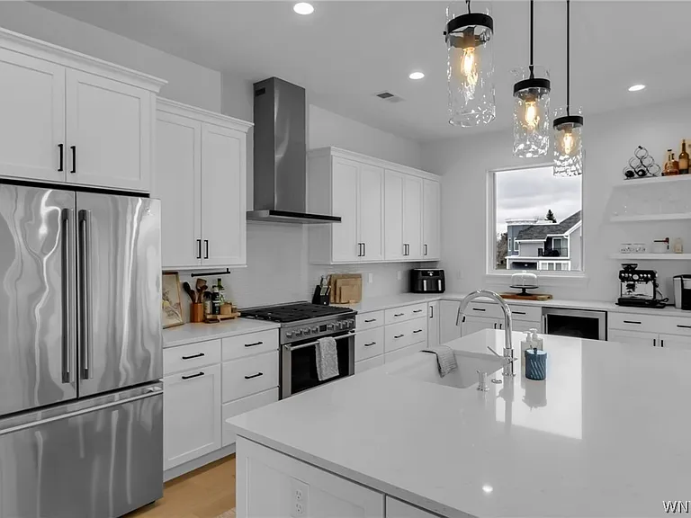 240 Lakefront Blvd — Photo 10