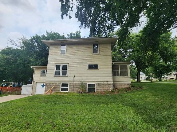 3rd image of 803 N 6th St